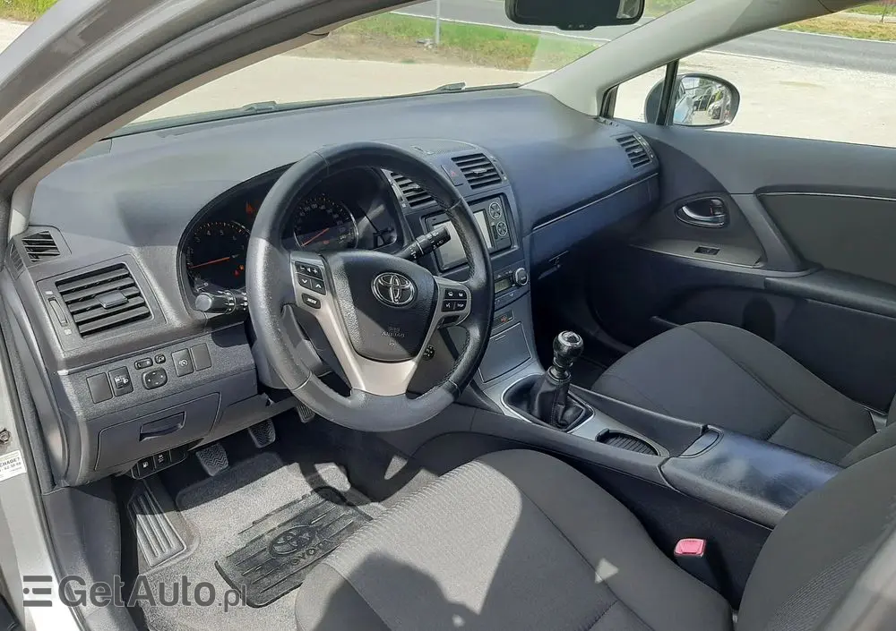 TOYOTA Avensis 1.8 Executive