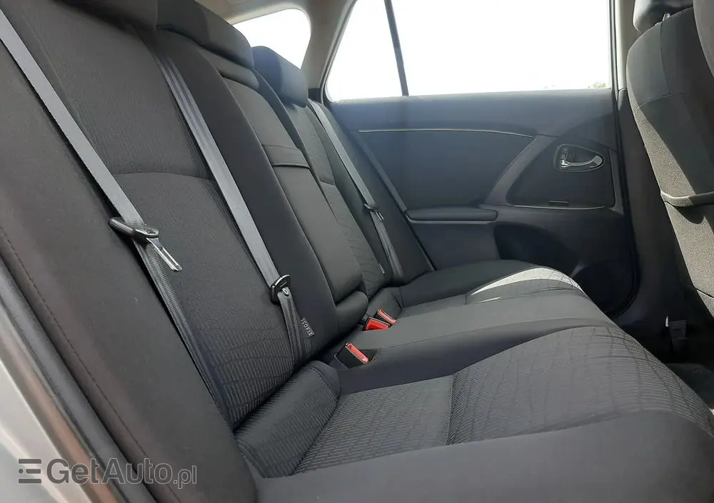 TOYOTA Avensis 1.8 Executive