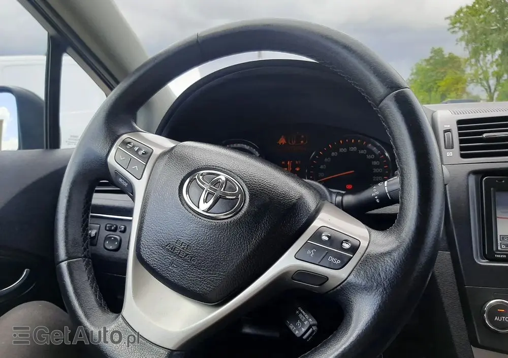 TOYOTA Avensis 1.8 Executive