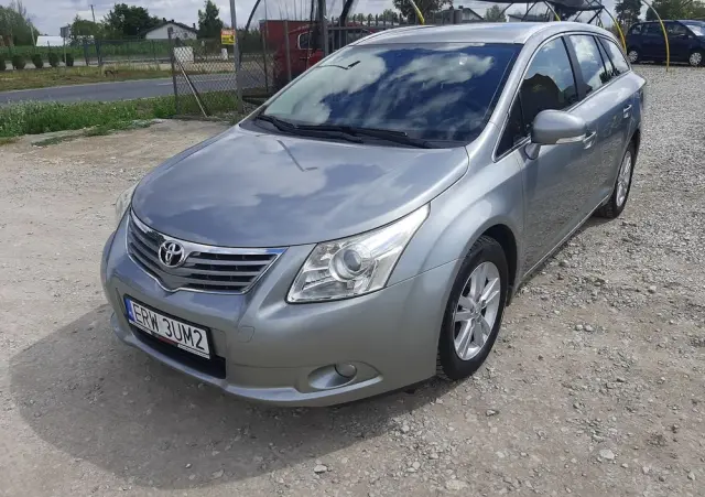 TOYOTA Avensis 1.8 Executive