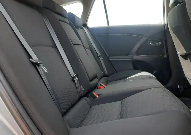 TOYOTA Avensis 1.8 Executive