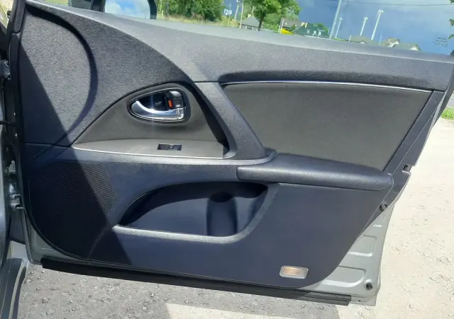 TOYOTA Avensis 1.8 Executive
