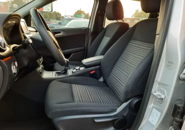 MERCEDES-BENZ Klasa B 180 (BlueEFFICIENCY)