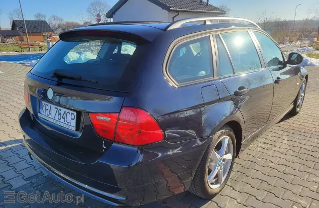 BMW Seria 3 320i (170 KM)