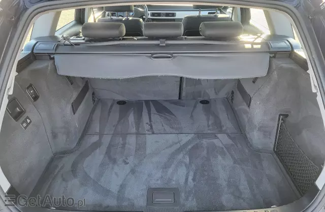 BMW Seria 3 320i (170 KM)