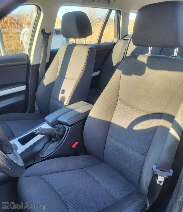 BMW Seria 3 320i (170 KM)