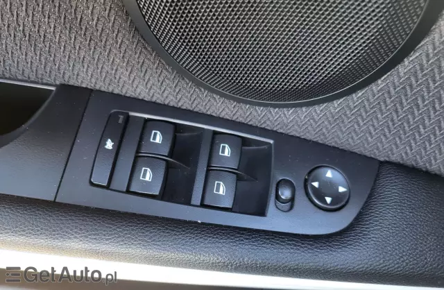 BMW Seria 3 320i (170 KM)