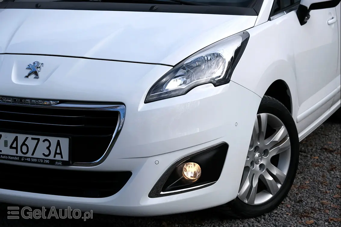PEUGEOT 5008 Allure 150