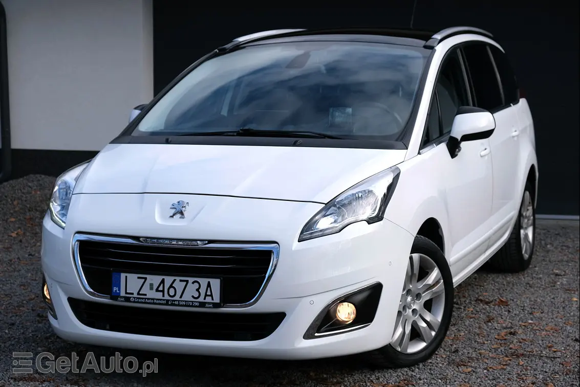 PEUGEOT 5008 Allure 150