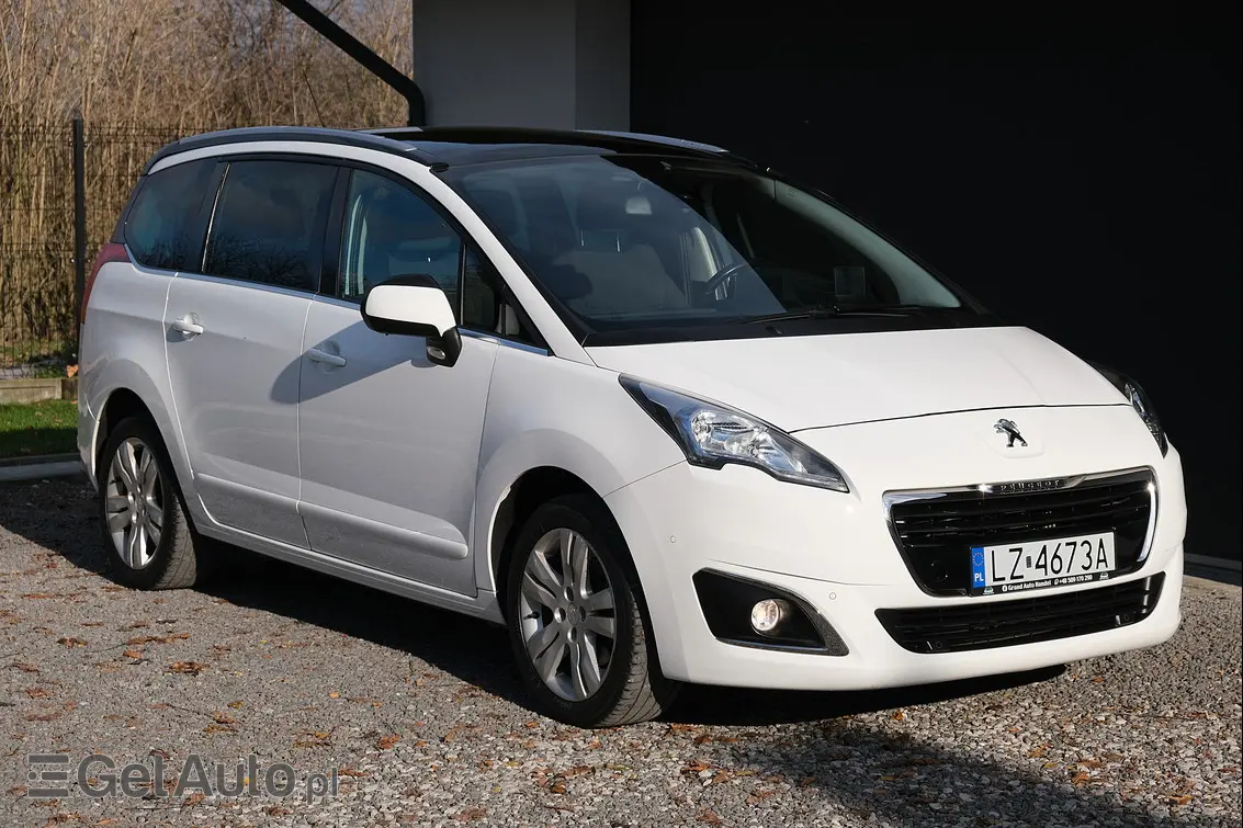PEUGEOT 5008 Allure 150