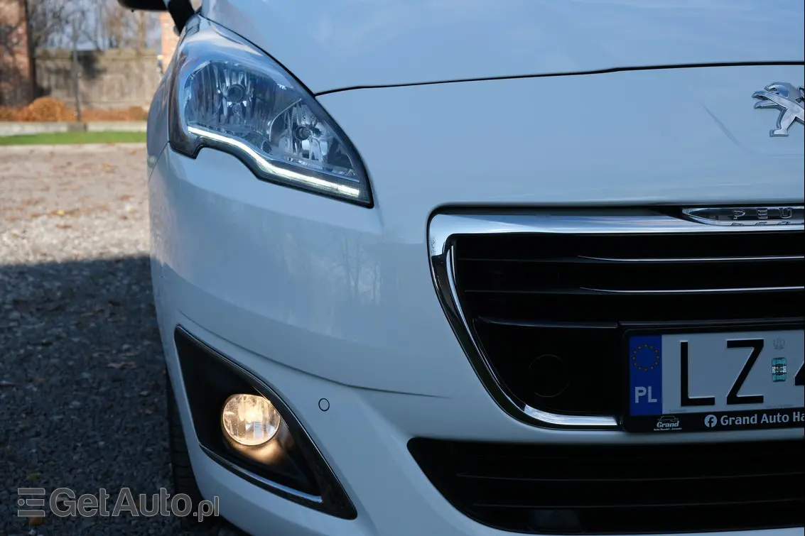 PEUGEOT 5008 Allure 150