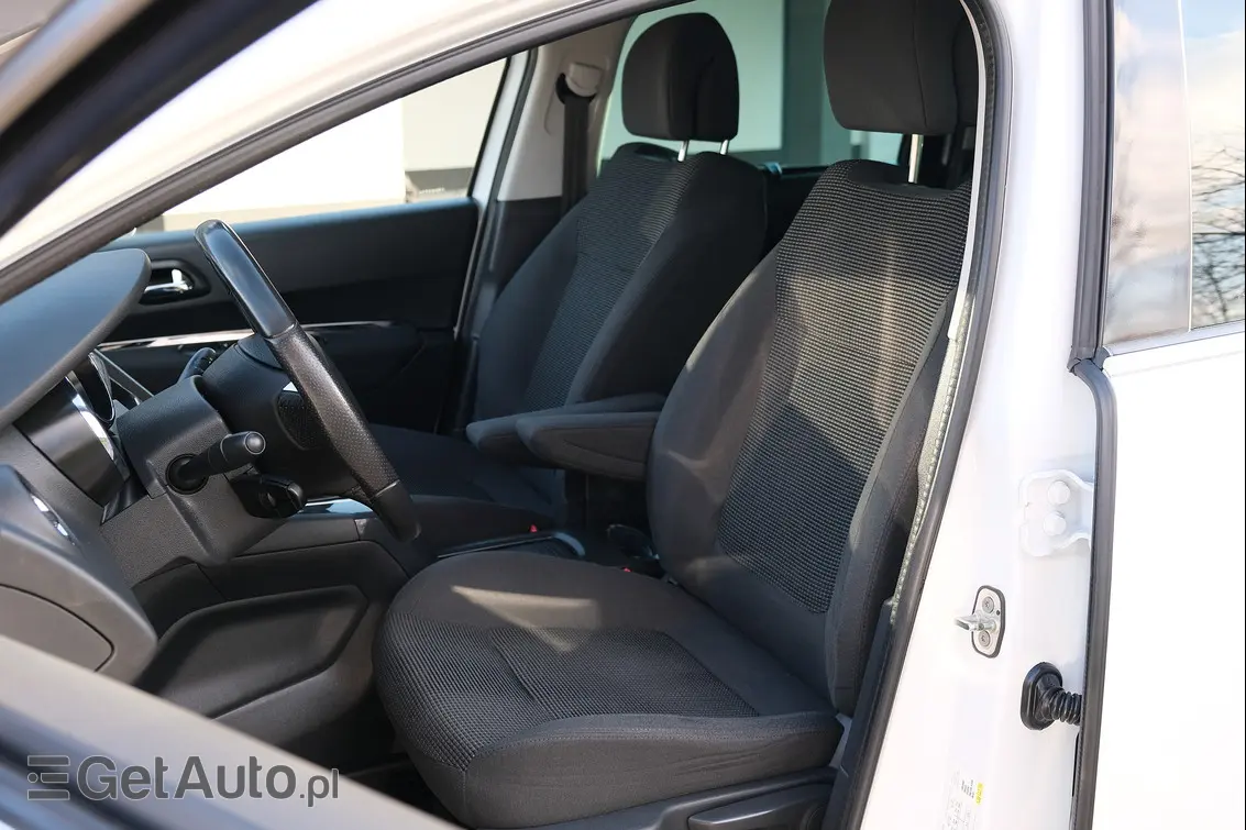 PEUGEOT 5008 Allure 150