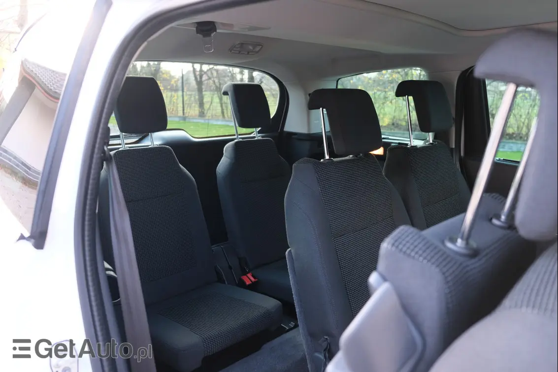 PEUGEOT 5008 Allure 150