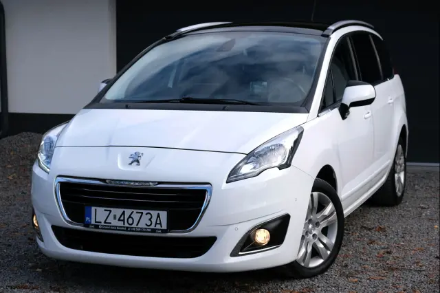 PEUGEOT 5008 Allure 150