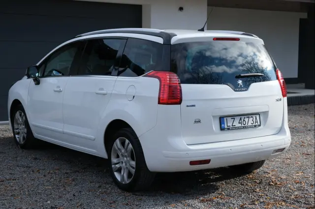 PEUGEOT 5008 Allure 150