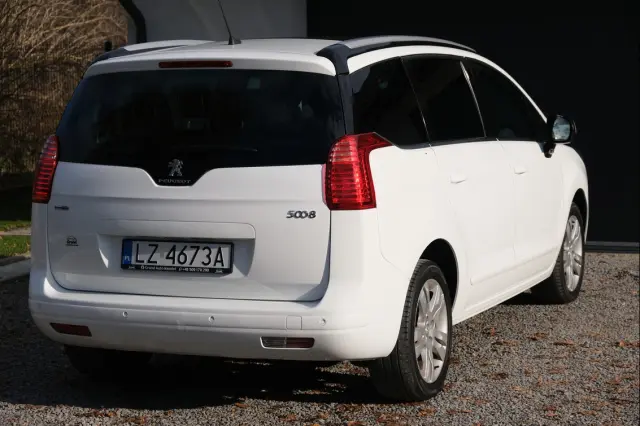 PEUGEOT 5008 Allure 150