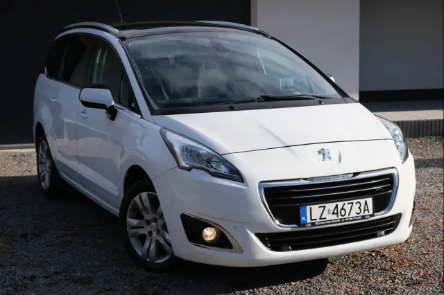 PEUGEOT 5008 Allure 150