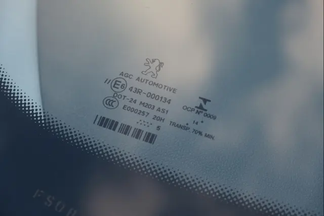 PEUGEOT 5008 Allure 150