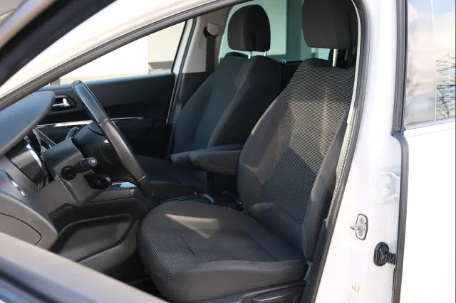 PEUGEOT 5008 Allure 150