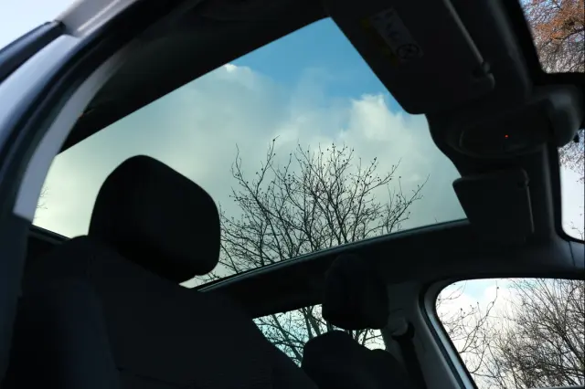 PEUGEOT 5008 Allure 150