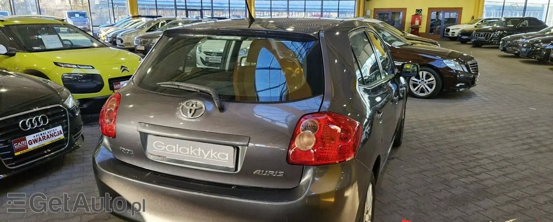 TOYOTA Auris 