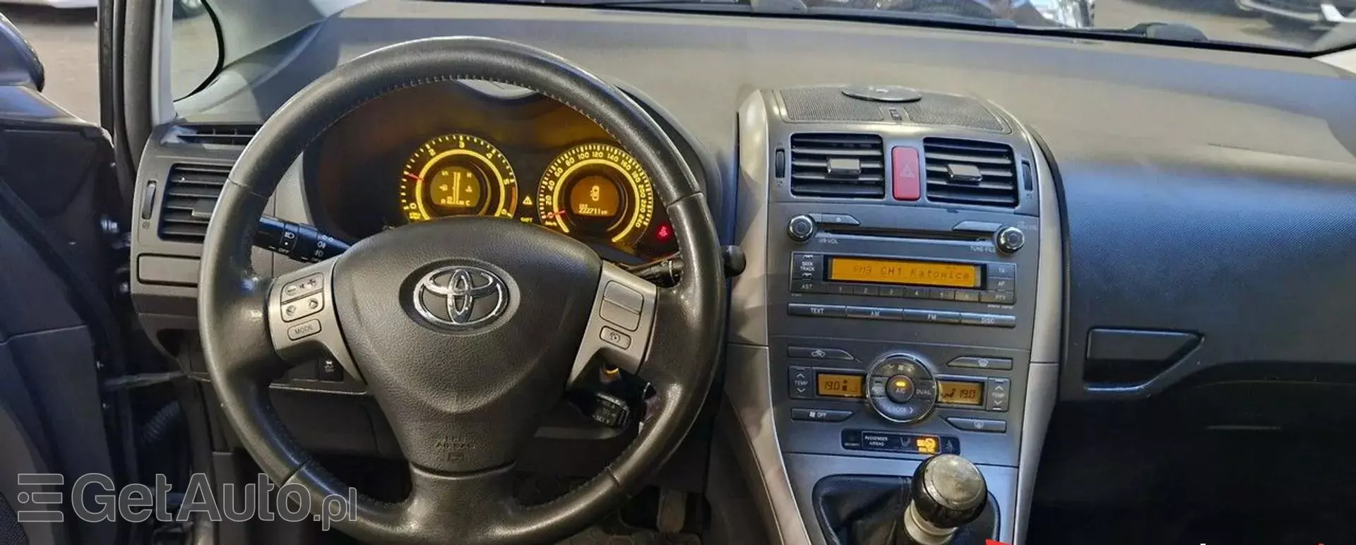 TOYOTA Auris 