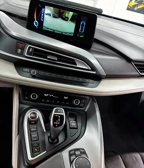 BMW I8 