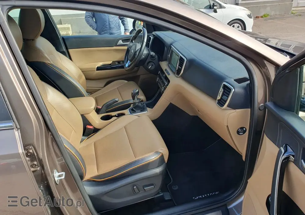 KIA Sportage 1.6 GDI 2WD Dream-Team Edition