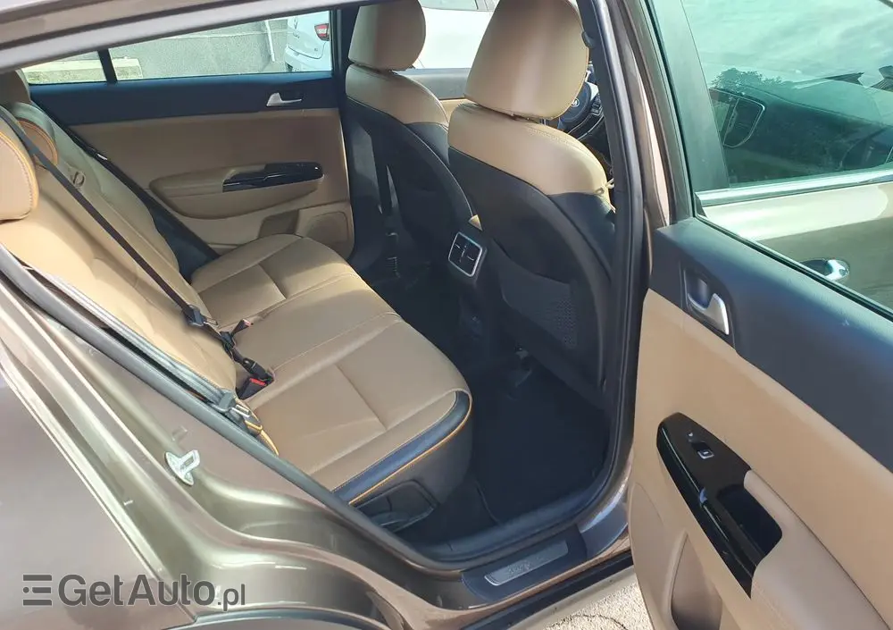 KIA Sportage 1.6 GDI 2WD Dream-Team Edition