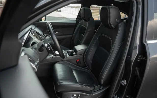 JAGUAR E-Pace D200 AWD R-Dynamic SE