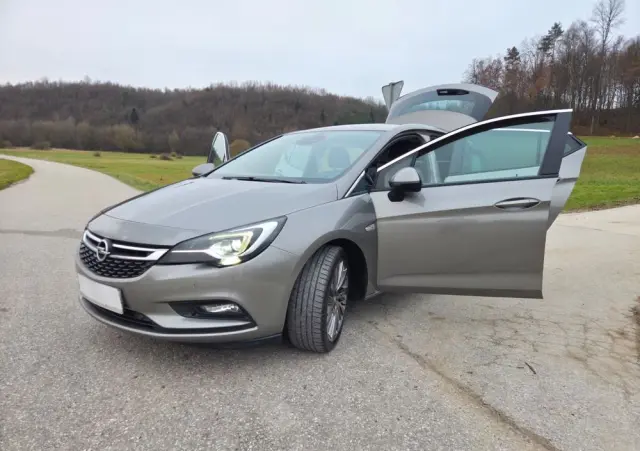 OPEL Astra 1.4 Turbo 120 Jahre