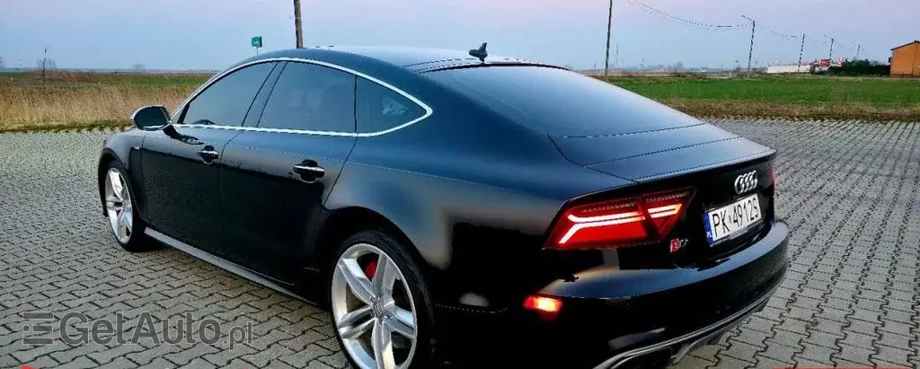 AUDI S7 