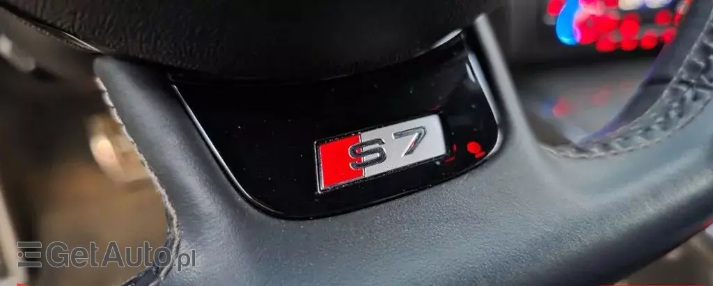 AUDI S7 