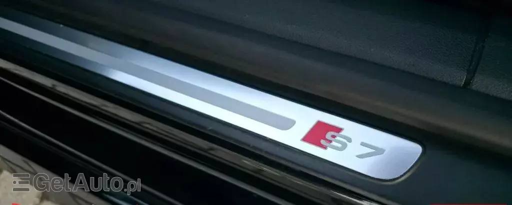 AUDI S7 