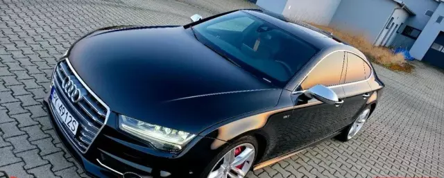 AUDI S7 