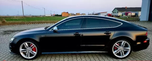 AUDI S7 