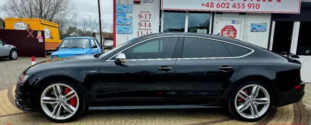 AUDI S7 
