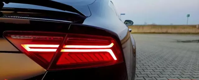 AUDI S7 