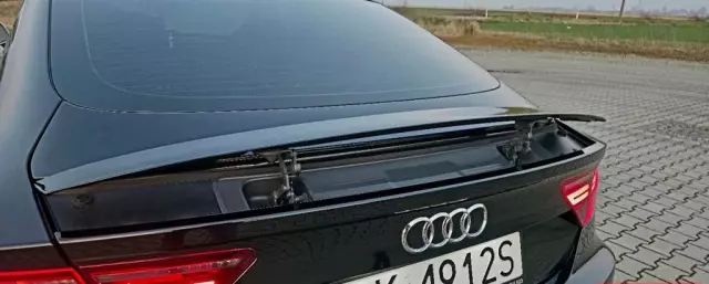 AUDI S7 