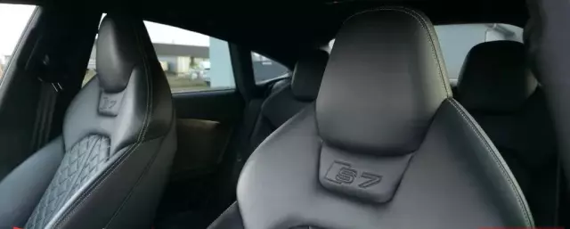 AUDI S7 