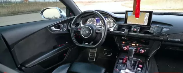 AUDI S7 