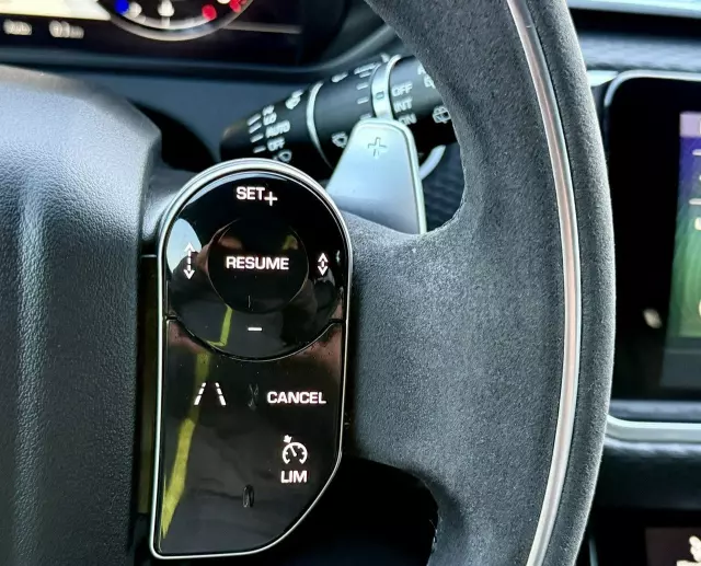 LAND ROVER Range Rover Velar 2.0 SD4 R-Dynamic HSE