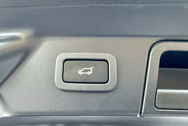 LAND ROVER Range Rover Velar 2.0 SD4 R-Dynamic HSE