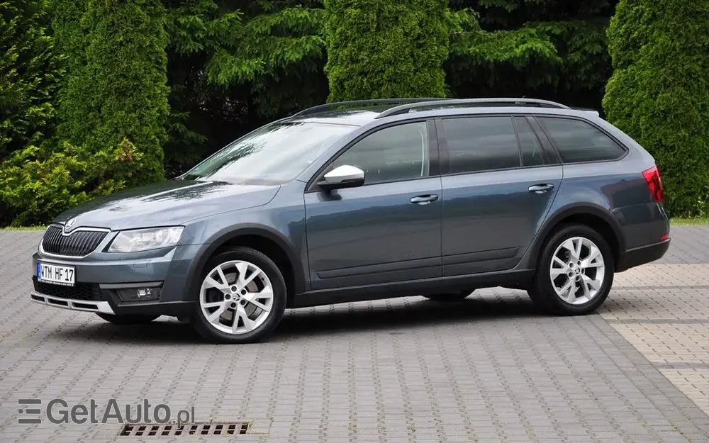 SKODA Octavia Combi 2.0 TDI 4x4 DSG Scout