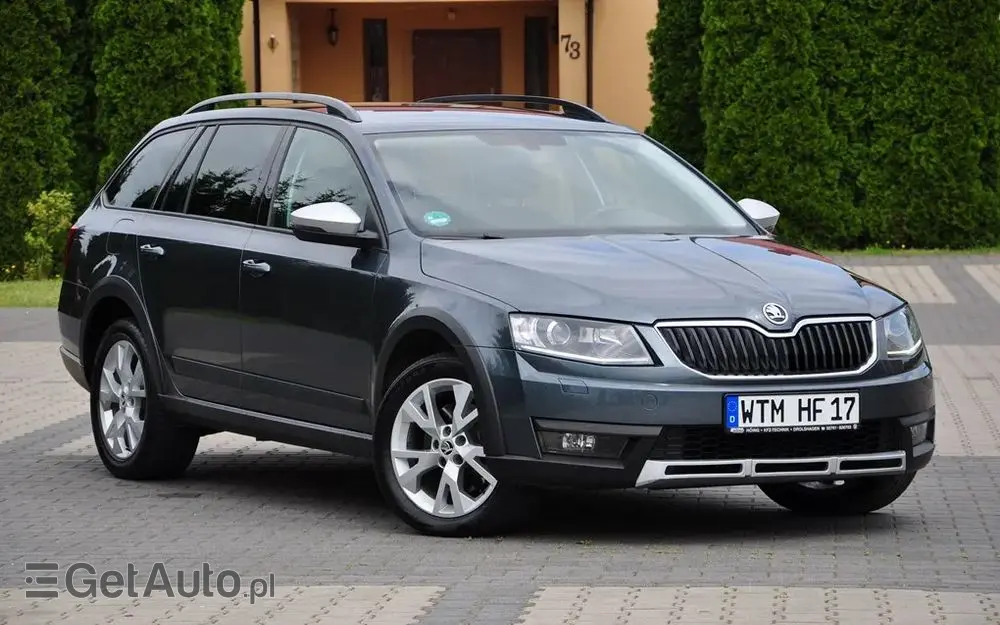 SKODA Octavia Combi 2.0 TDI 4x4 DSG Scout
