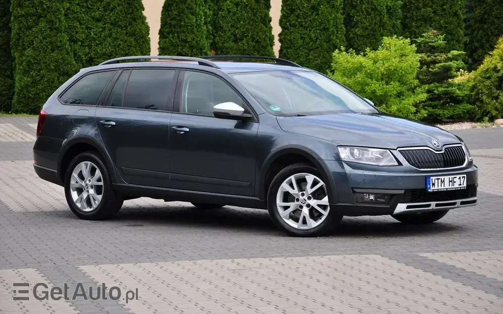 SKODA Octavia Combi 2.0 TDI 4x4 DSG Scout