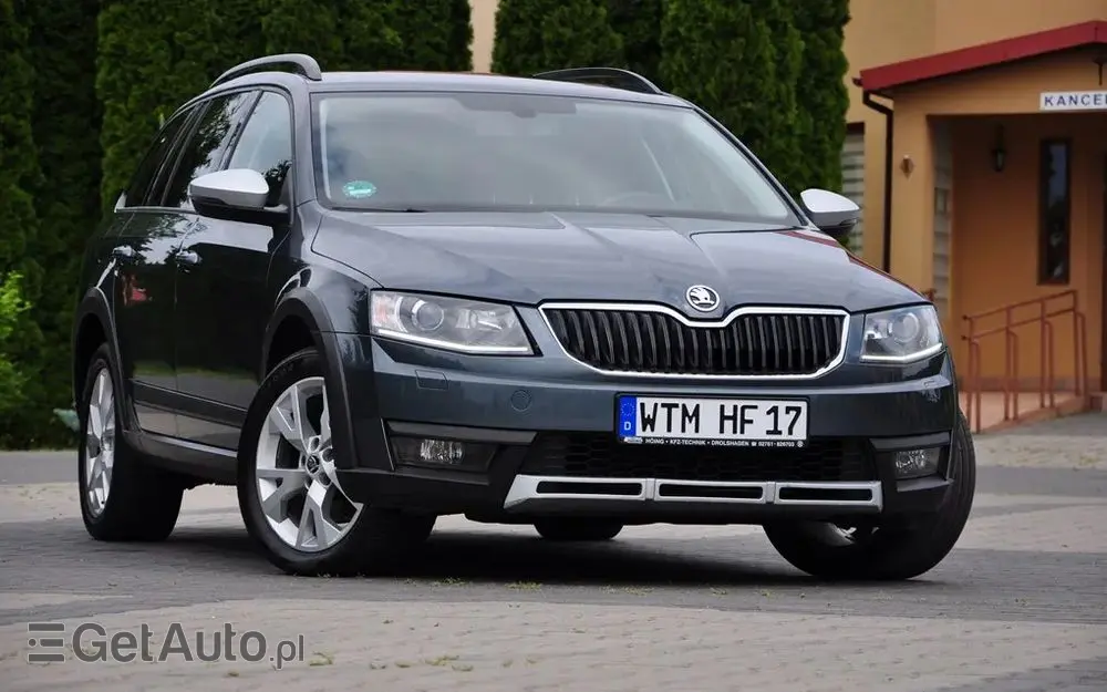 SKODA Octavia Combi 2.0 TDI 4x4 DSG Scout