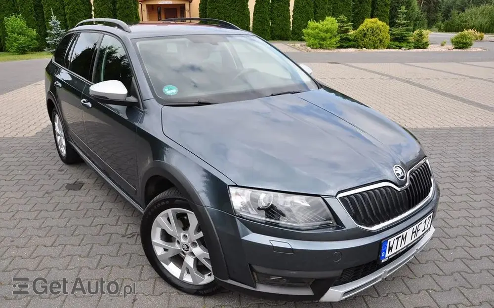 SKODA Octavia Combi 2.0 TDI 4x4 DSG Scout