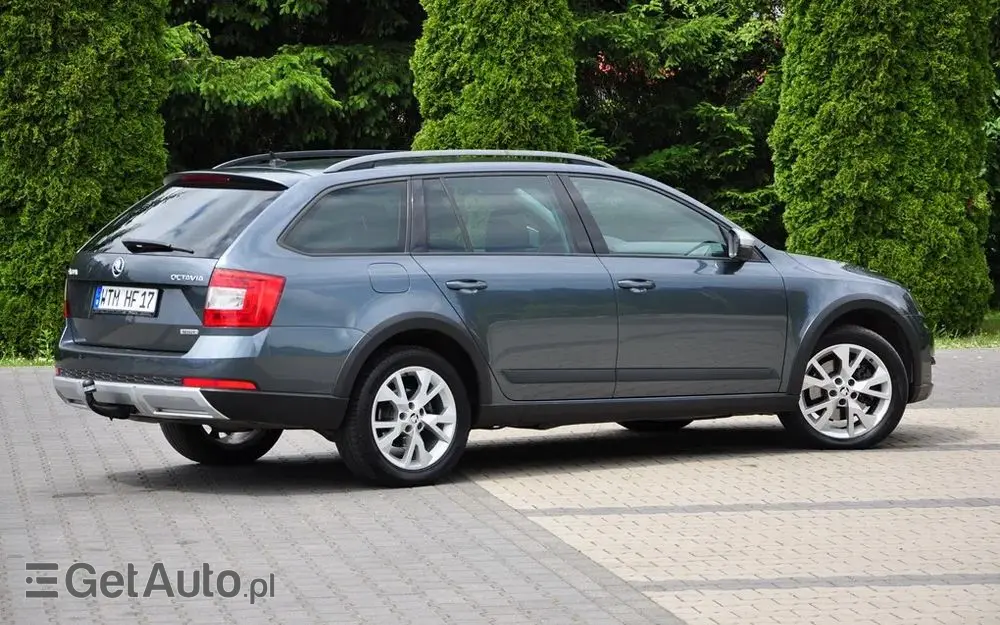 SKODA Octavia Combi 2.0 TDI 4x4 DSG Scout