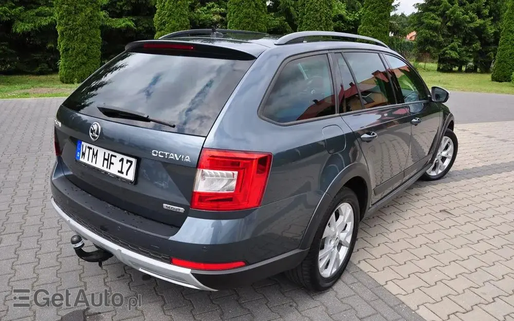 SKODA Octavia Combi 2.0 TDI 4x4 DSG Scout